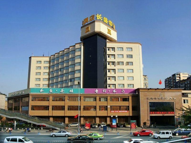 Crown International Hotel Чънду Екстериор снимка