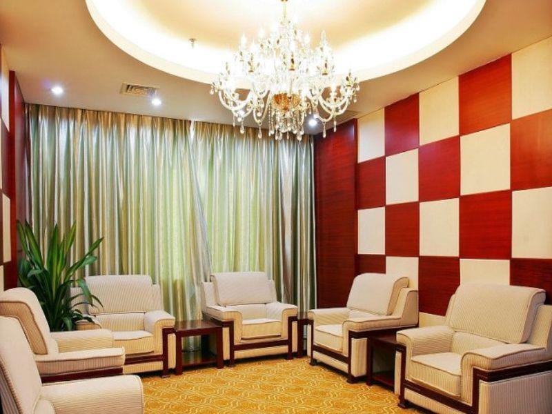 Crown International Hotel Чънду Екстериор снимка