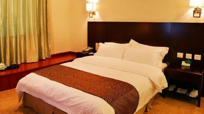 Crown International Hotel Чънду Удобства снимка